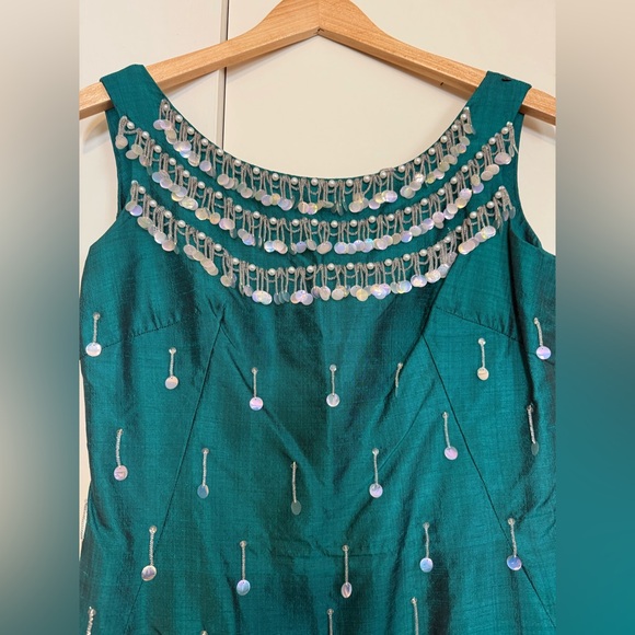 Vintage 1960’s Green Elegant Sheath Cocktail Dress w/Embellishments Sequins - XS - Picture 4 of 7